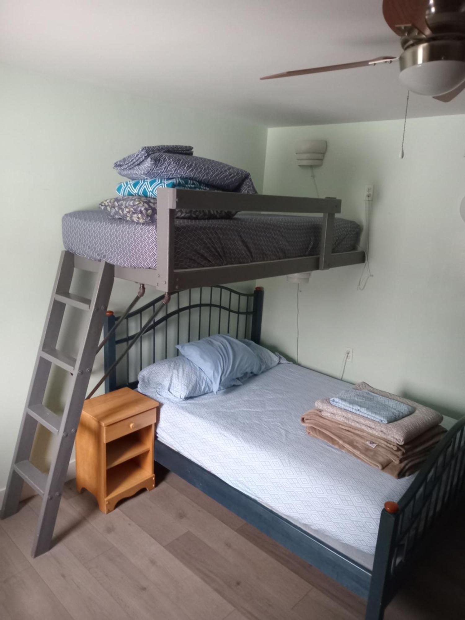 Auberge Jeunesse A Loulou Lévis Zimmer foto